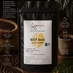 Café WEP Anei, un café de spécialité colombien cultivé en altitude, offrant une tasse équilibrée aux notes de pomme, de chocolat et de pêche.